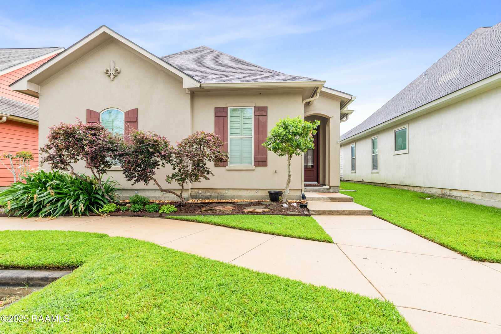 Property Photo:  113 Laurel Grove Boulevard  LA 70592 