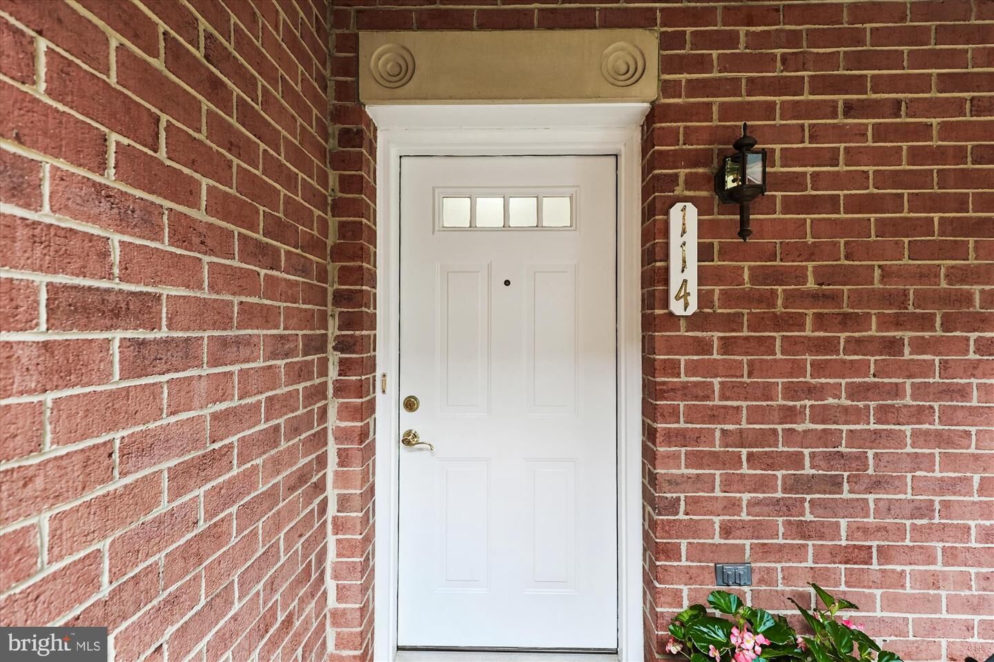 Property Photo: 6924 Fairfax Drive 114 VA 22213
