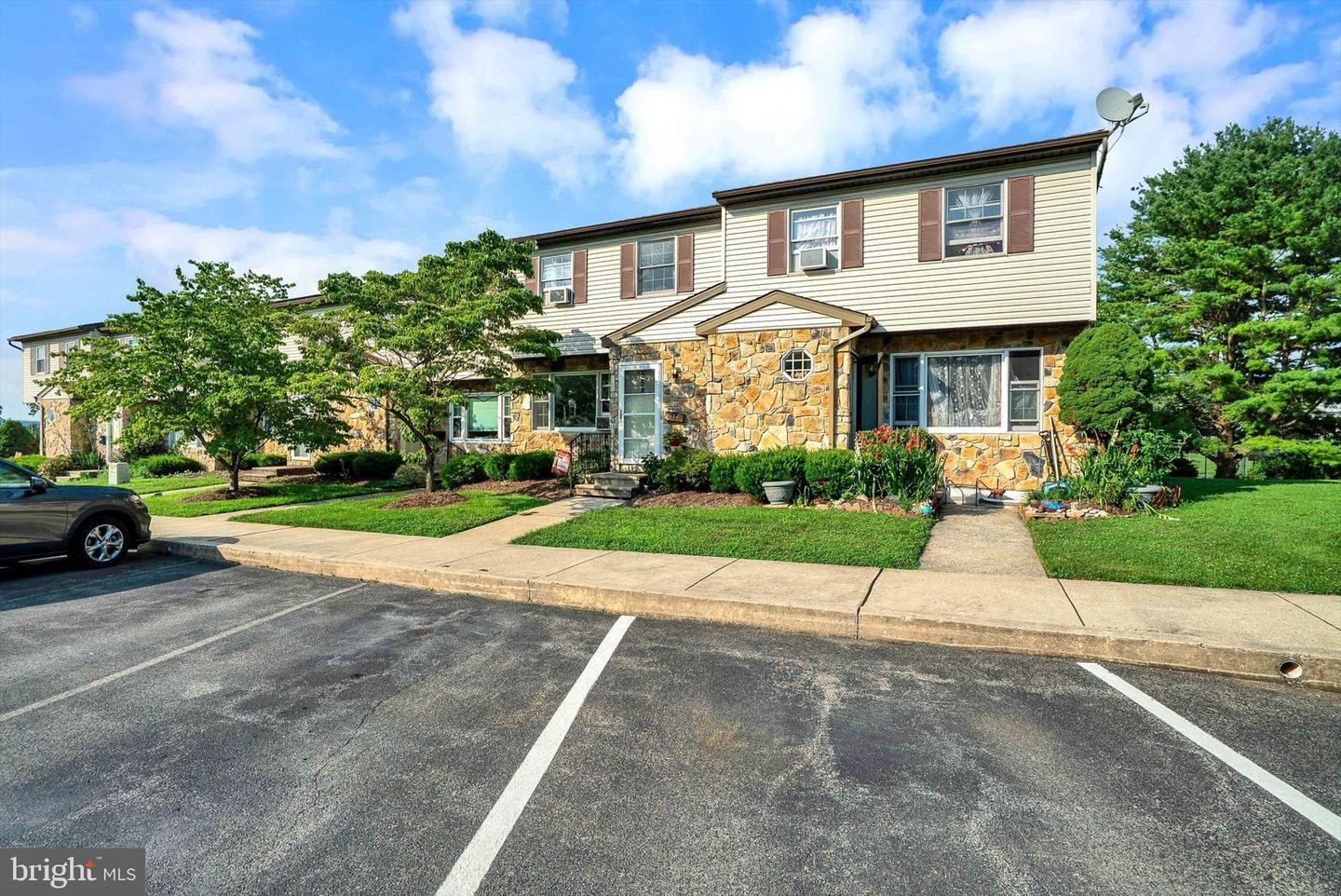 Property Photo: 558 E Linden Street PA 19522