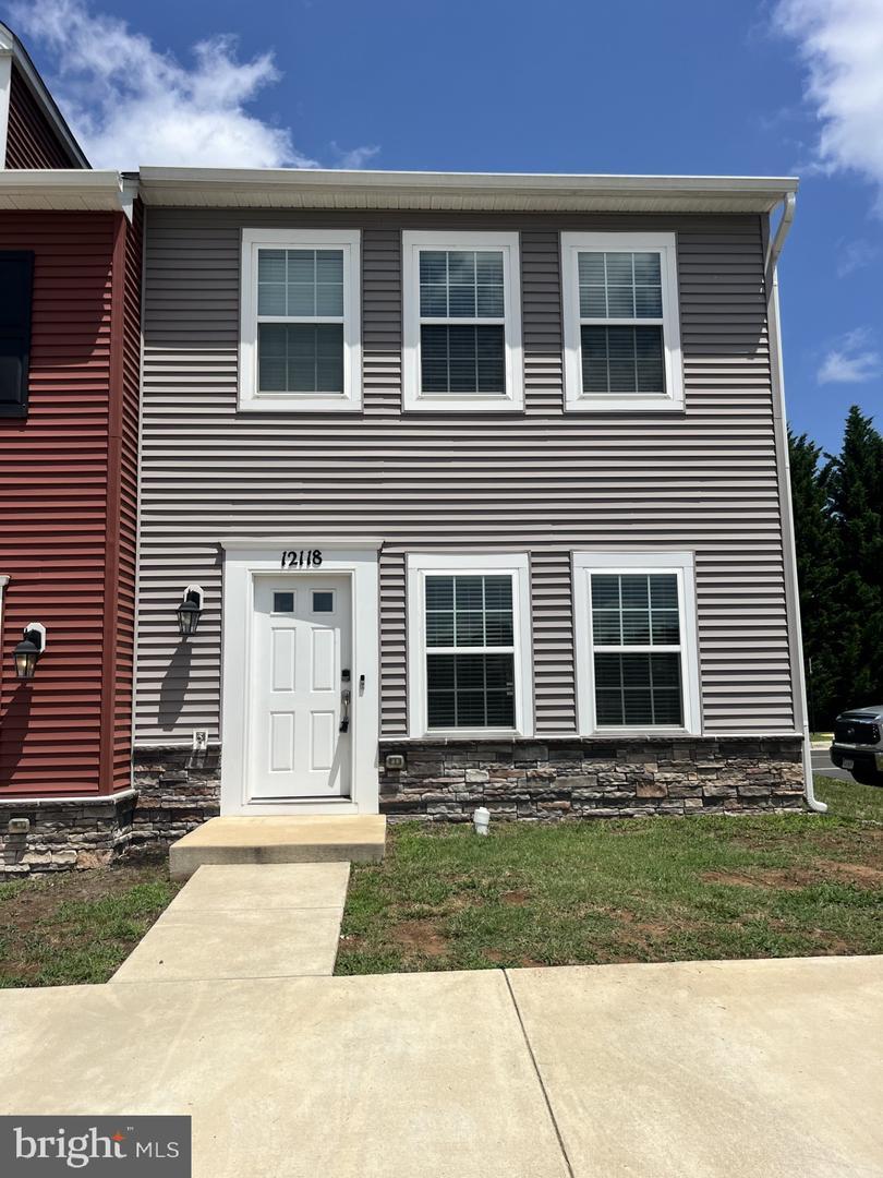 Property Photo:  12118 Bowling Farm Court  VA 22407 