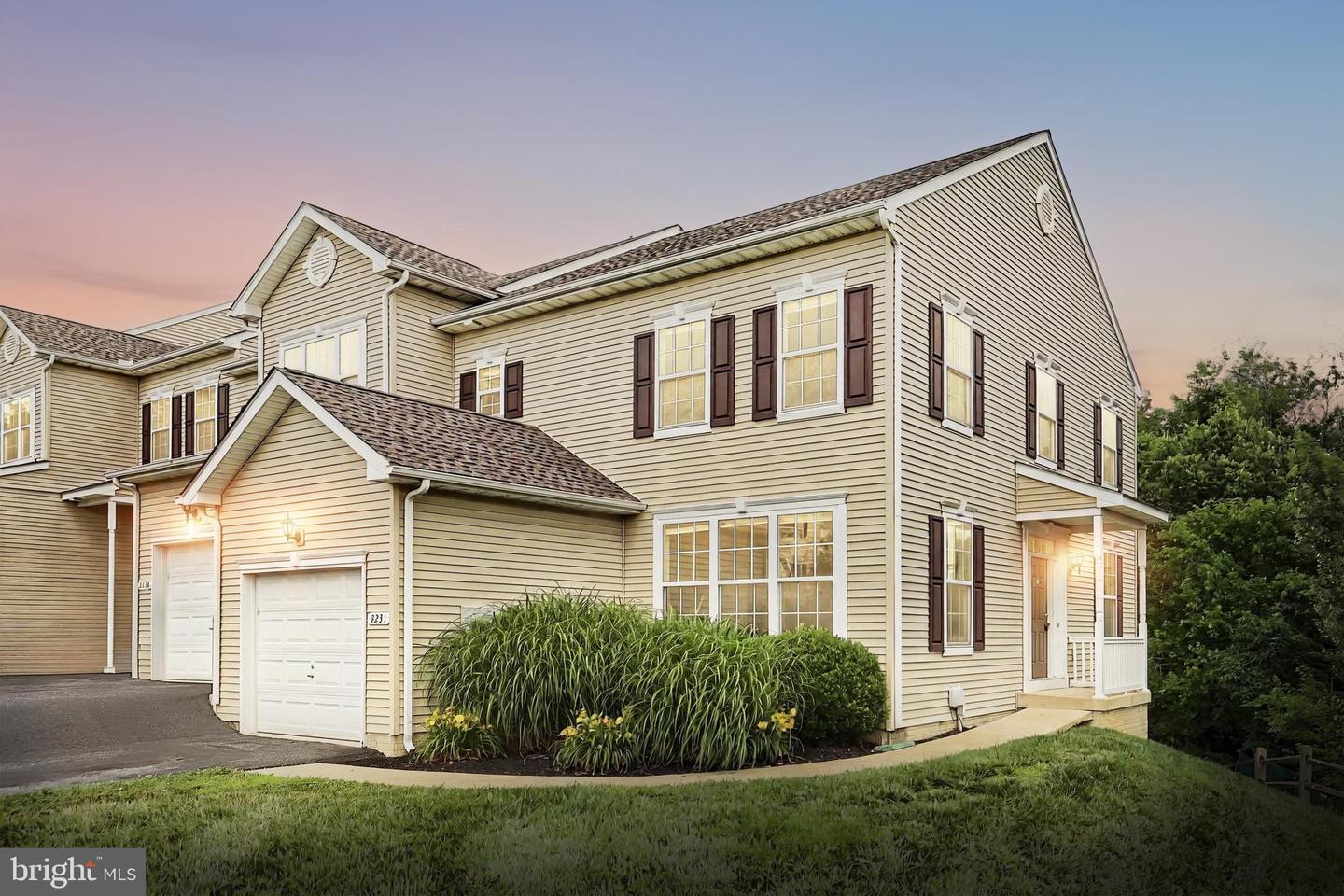 2230 Live Oak Lane  York PA 17406 photo