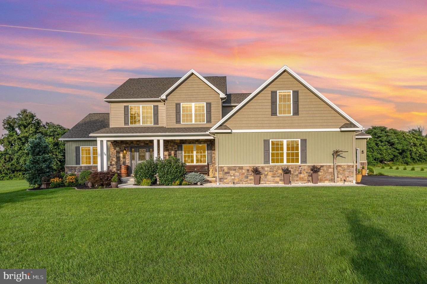 Property Photo:  16 Peyton Drive  PA 17015 