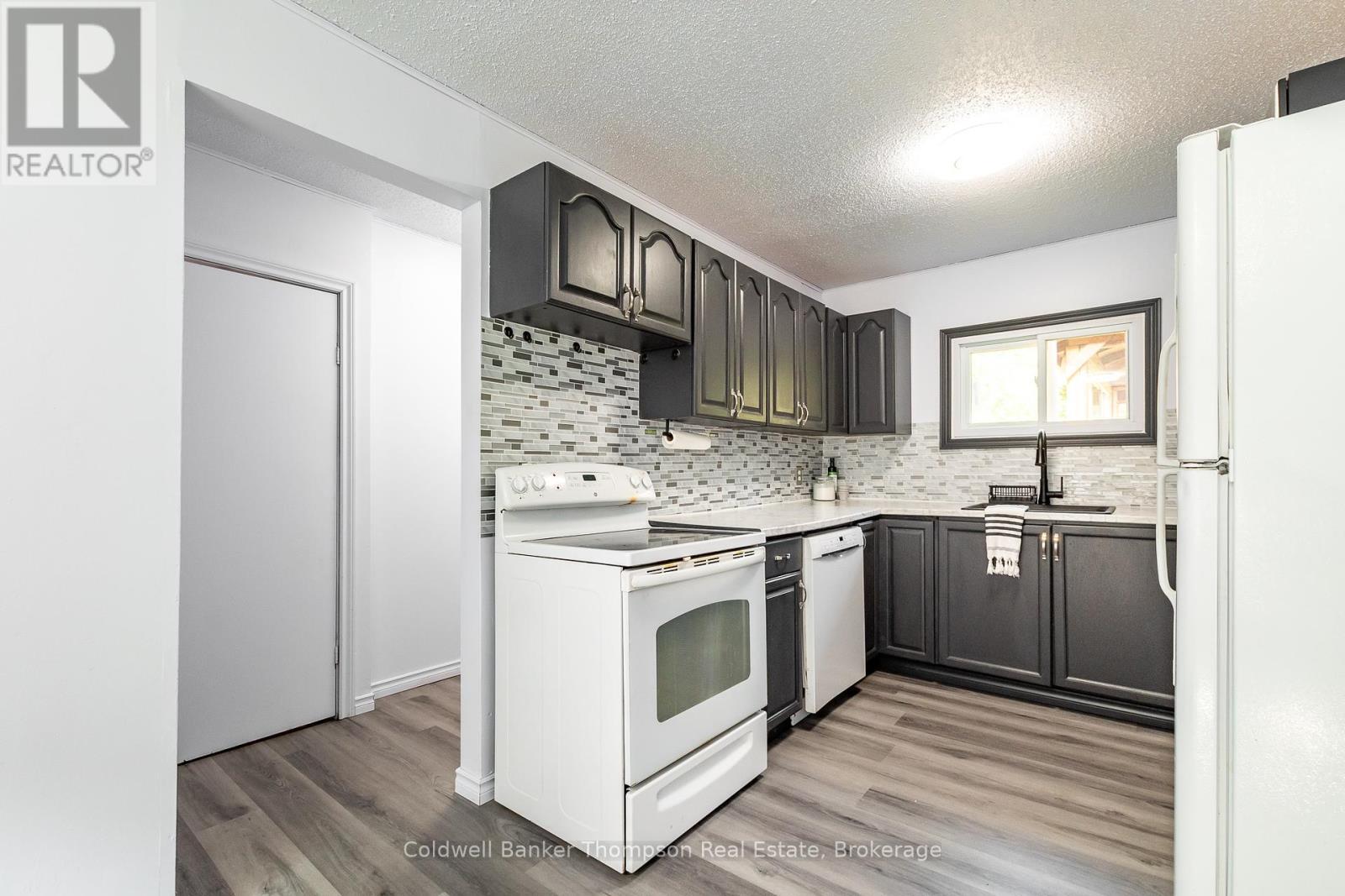 Property Photo: 1980 Lone Pine Drive ON P0B 1L0