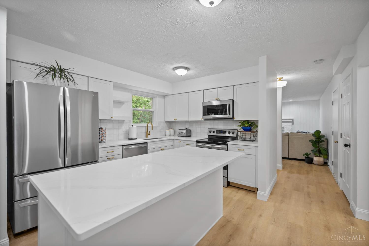 Property Photo: 3800 Spring Mill Way OH 45039