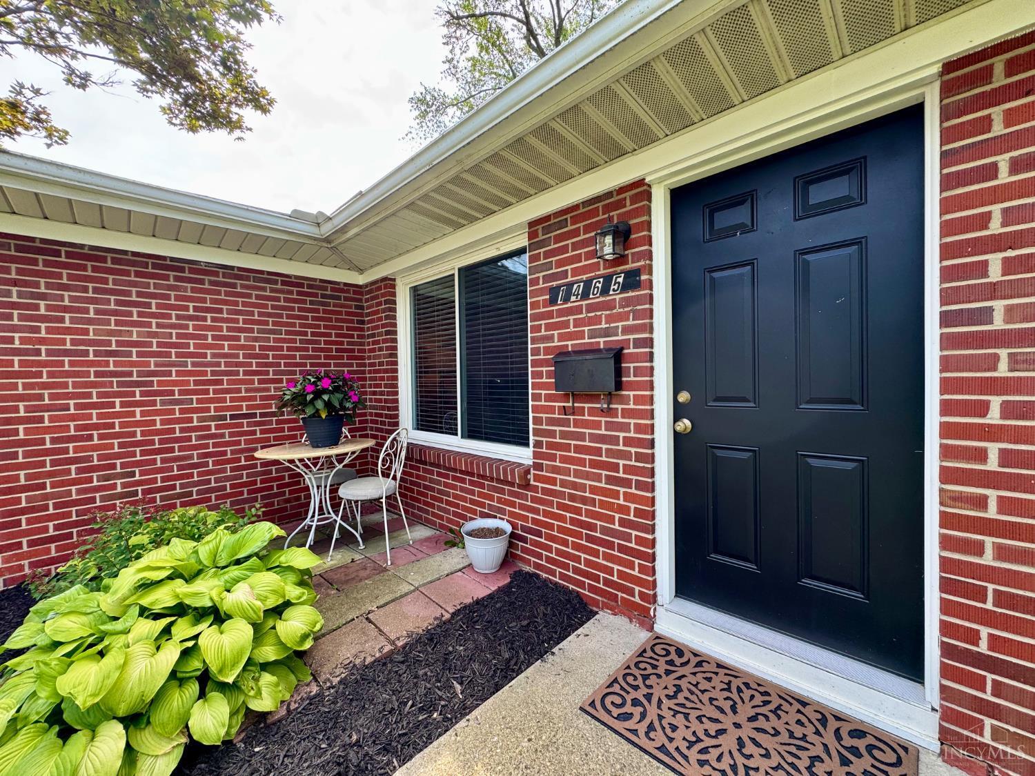 Property Photo: 1465 Broadview Court OH 45040