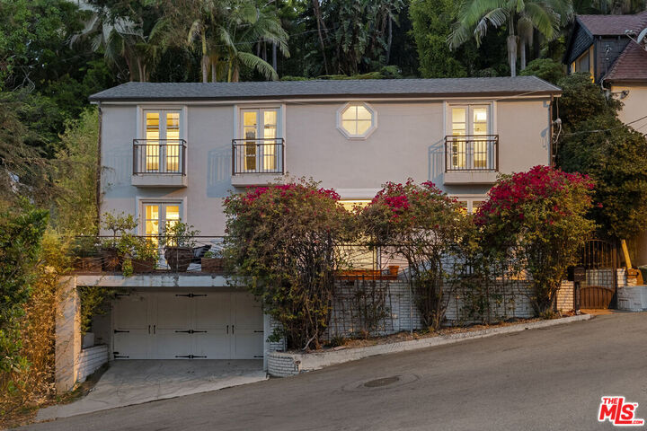 Property Photo:  1531 Marmont Ave  CA 90069 