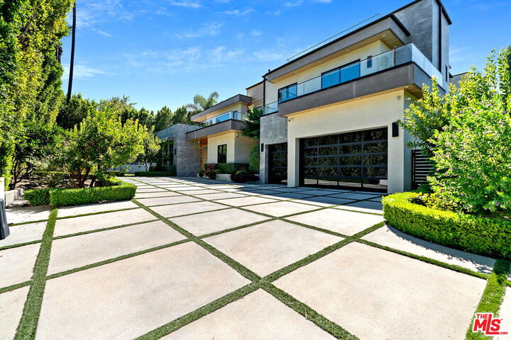 Property Photo:  4111 Valley Meadow Rd  CA 91436 
