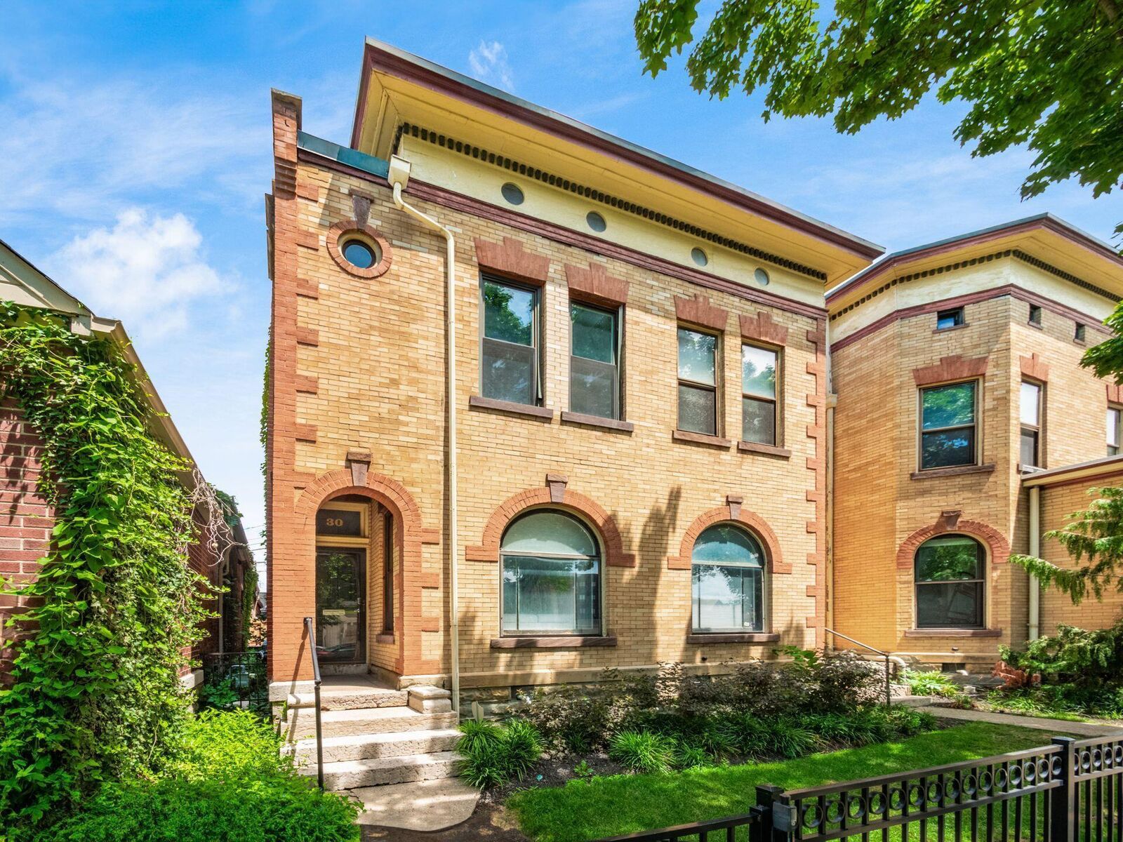 Property Photo:  30 W 4th Avenue  OH 43201 