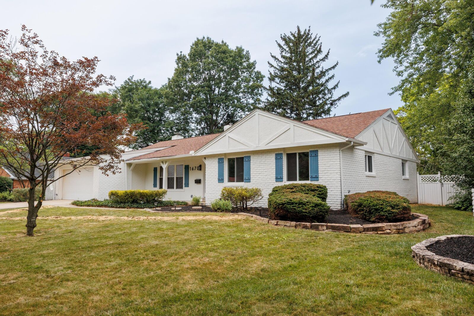 Property Photo:  1670 Sussex Court  OH 43220 