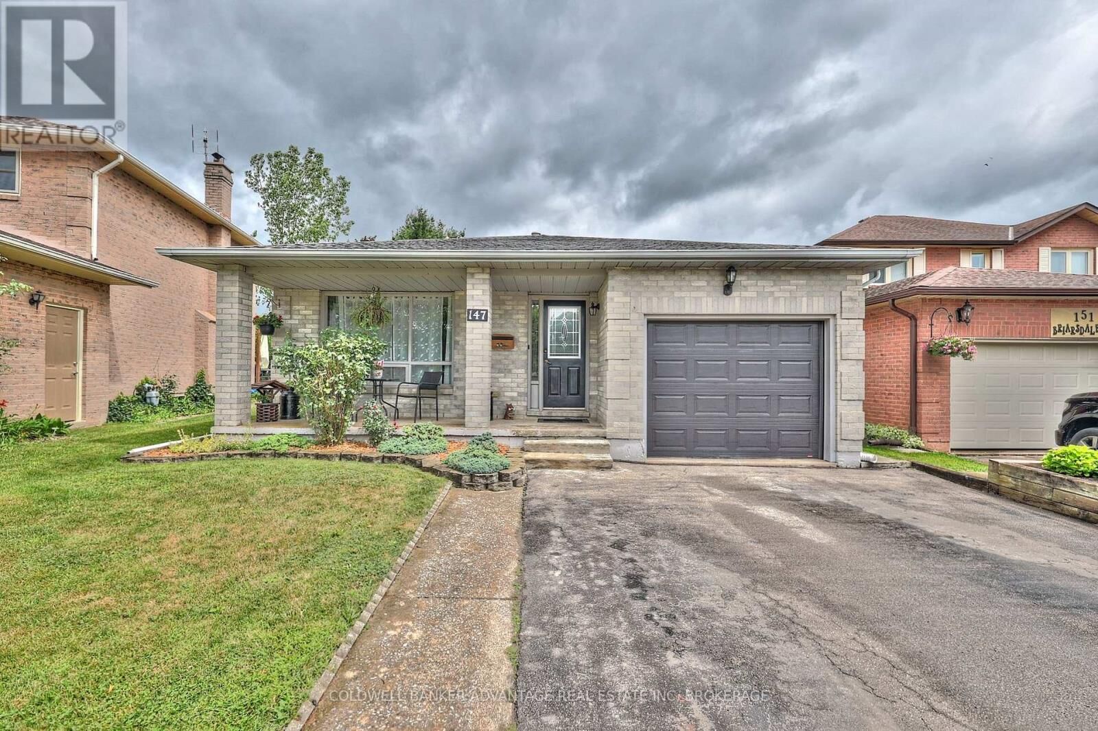 Property Photo:  147 Briarsdale Crescent  ON L3C 6S2 