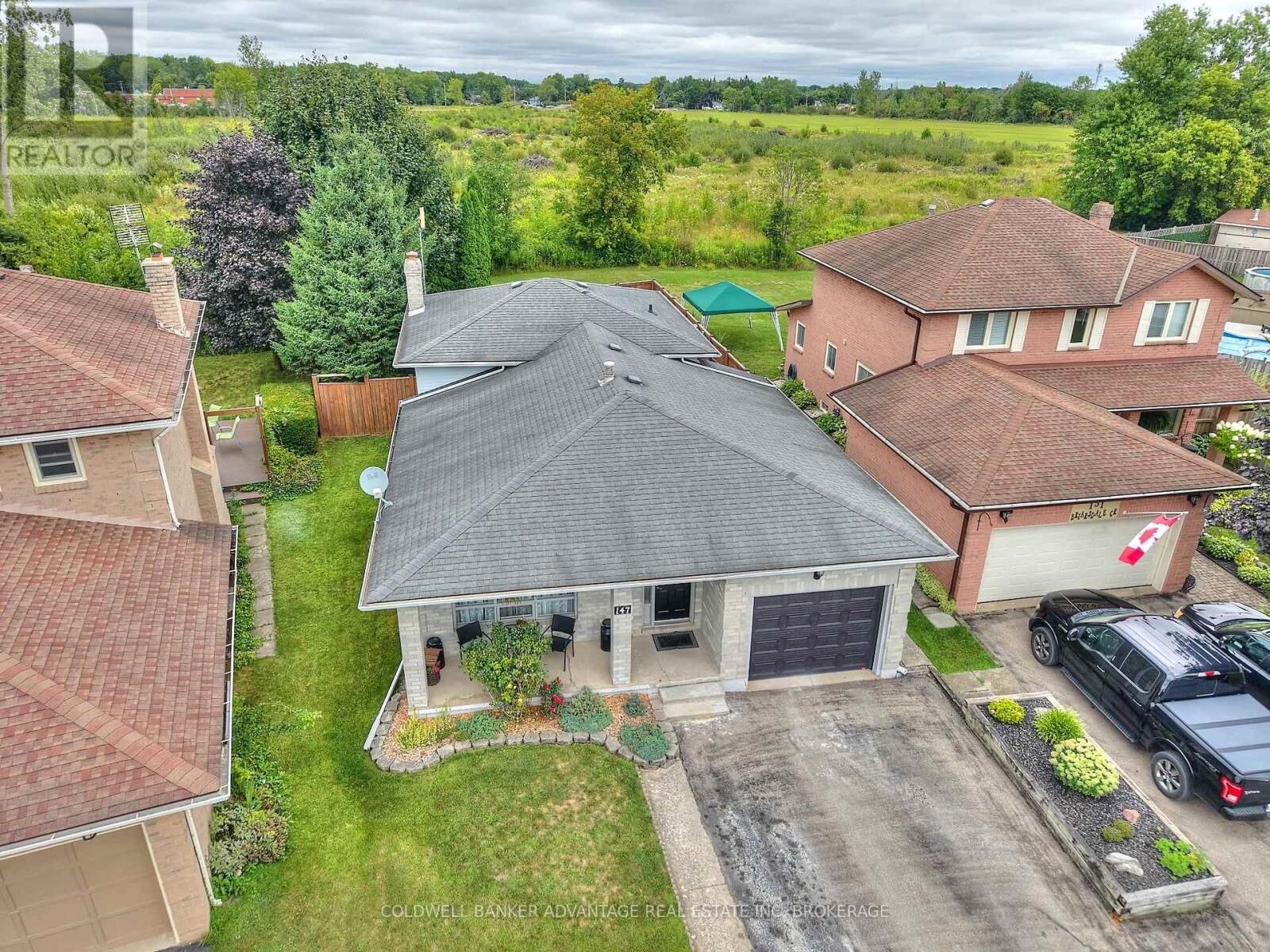 Photo de la propriété: 147 Briarsdale Crescent ON L3C 6S2