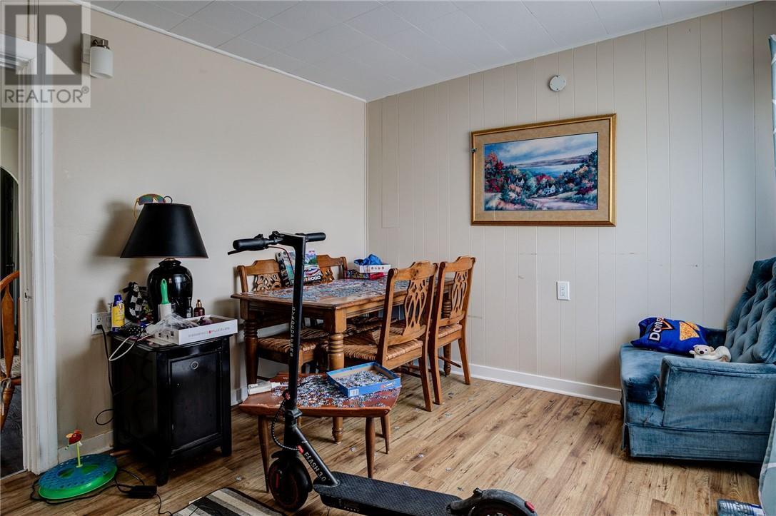 Photo de la propriété:  738-740 Martindale Road  ON P3E 4H7 