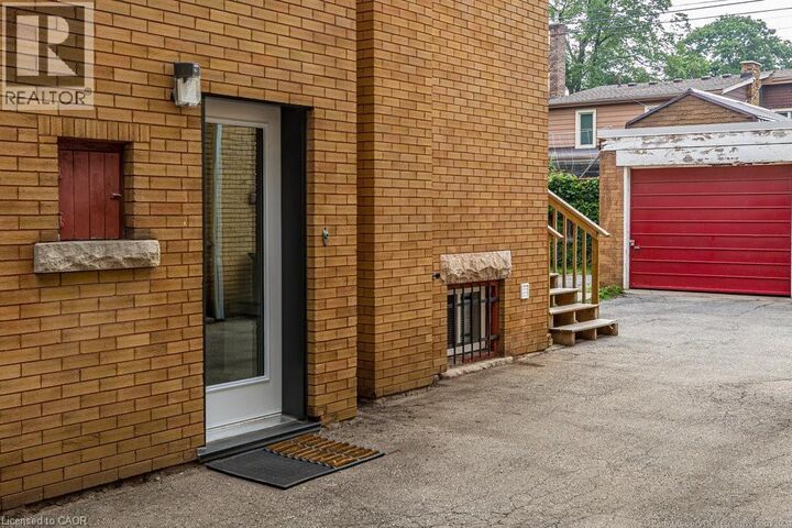 Property Photo:  72 Sherman Avenue South 3B  ON L8M 2P7 