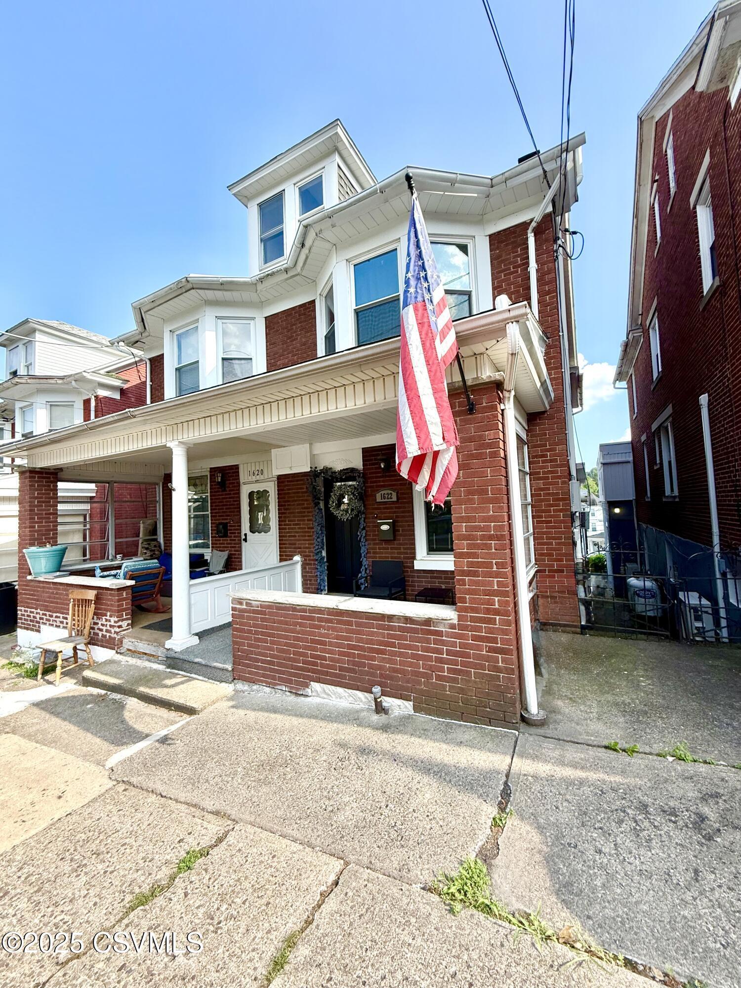1622 W Arch Street  Coal Township PA 17866 photo