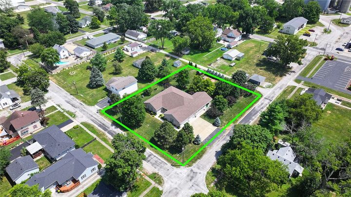 Property Photo:  245 E Hamilton Street  IL 62573 