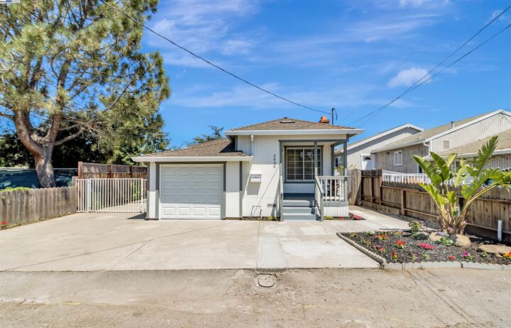 Property Photo:  2940 Somerset Ave  CA 94546 