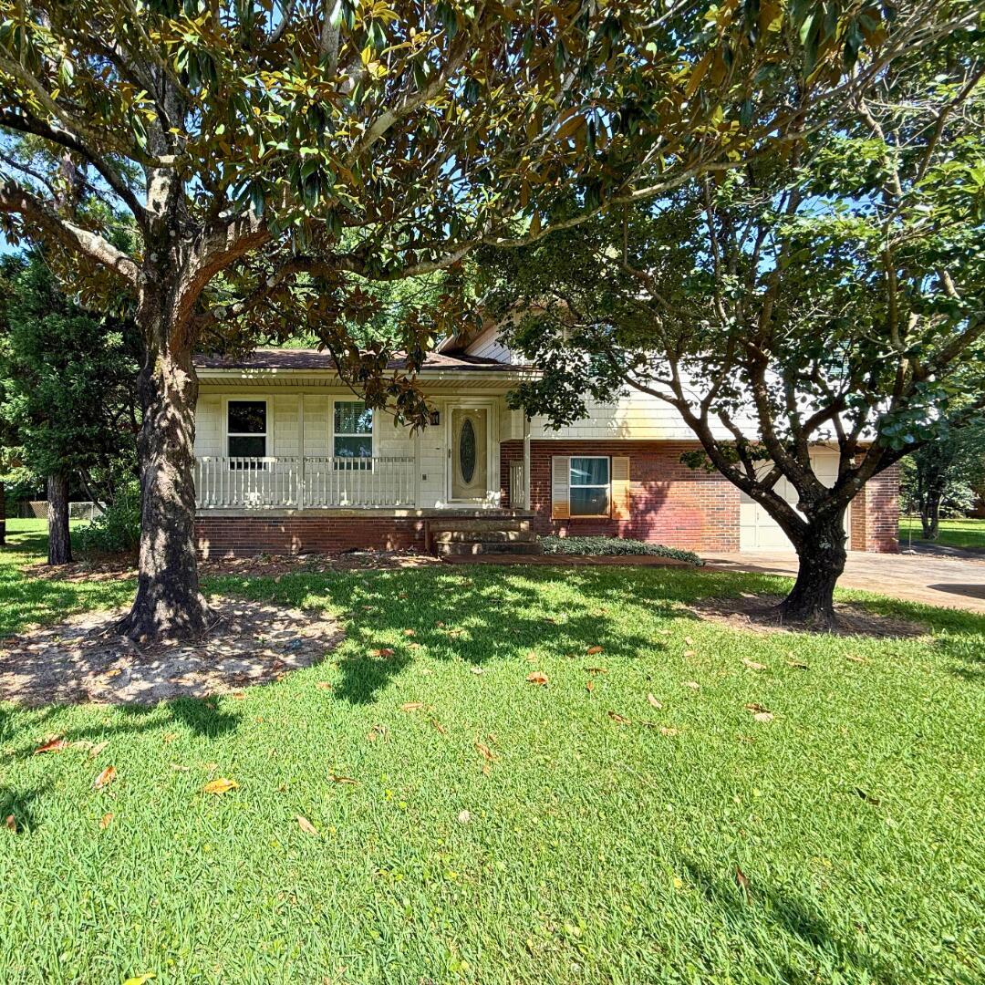 Property Photo: 536 Park Court FL 32541