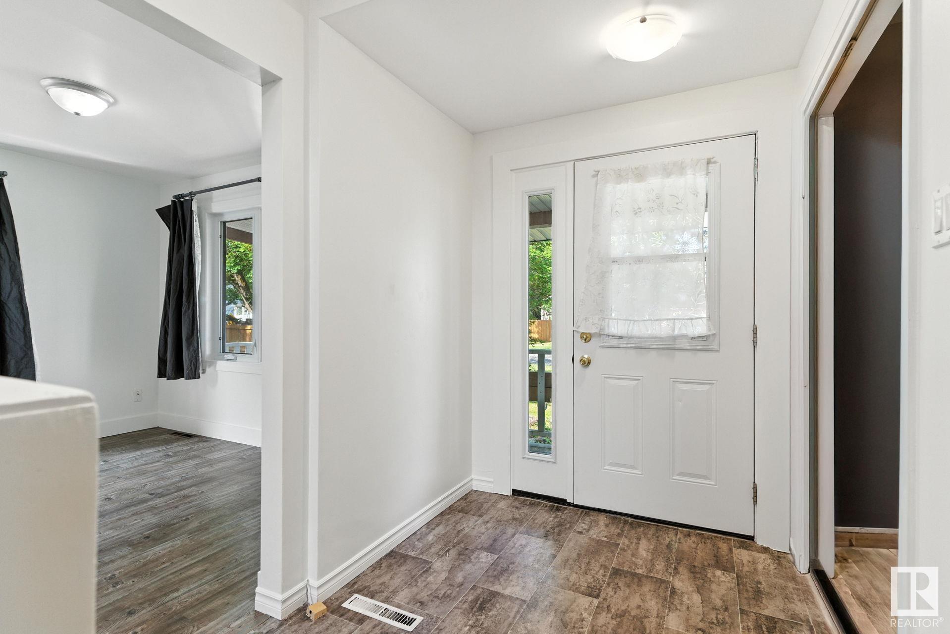 Property Photo:  12509 81 Street NW  AB T5B 2T8 