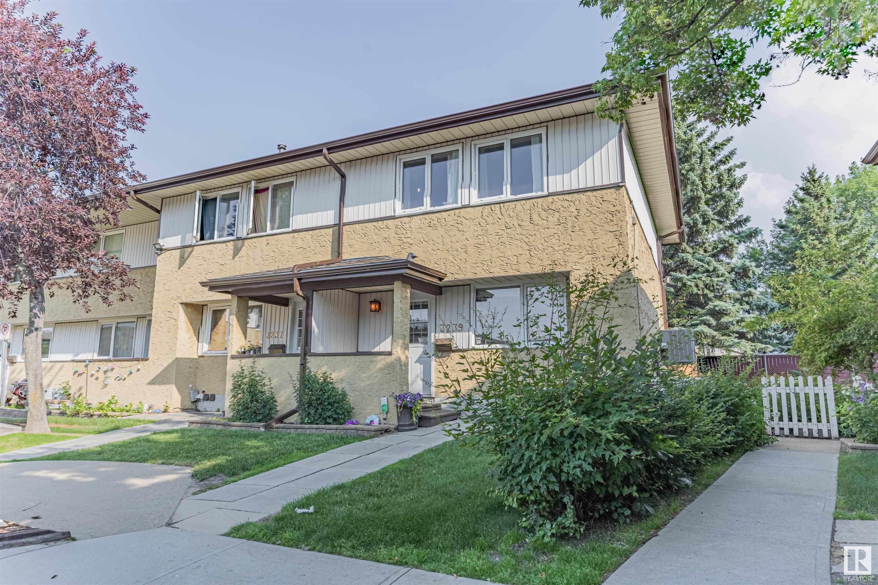 3239 139 Avenue NW  Edmonton AB T5Y 1T2 photo
