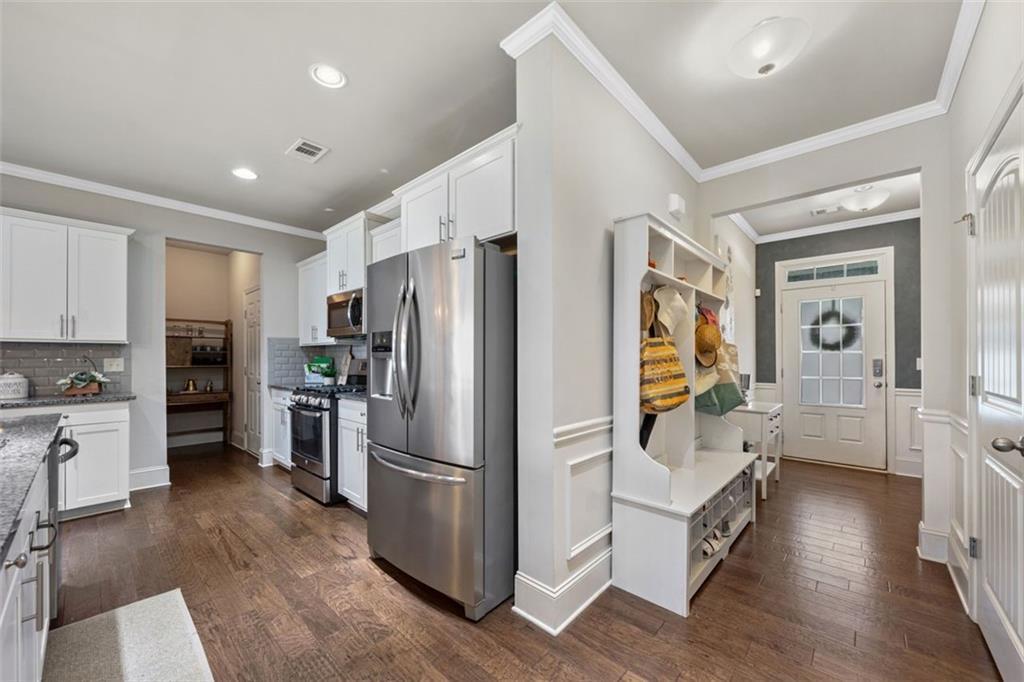 Property Photo: 6623 Rivergreen Road GA 30542
