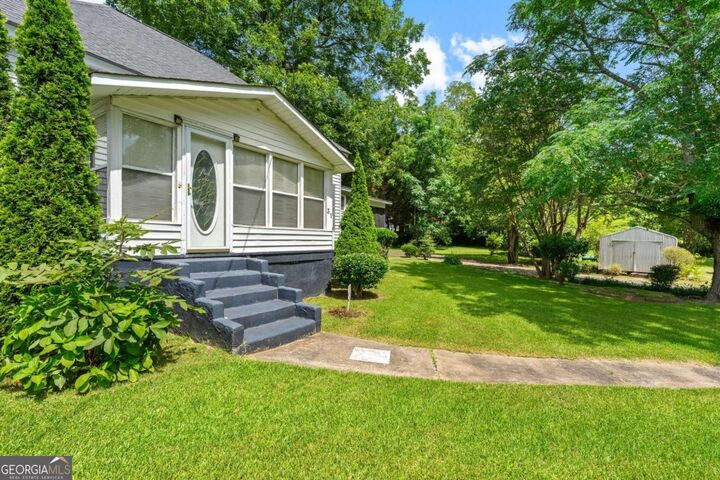 Property Photo:  31 Elm Street  GA 30228