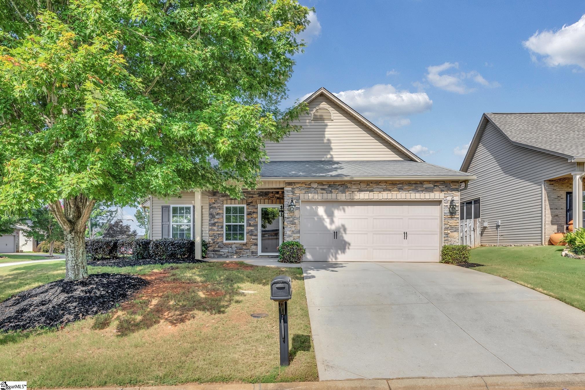 Property Photo: 412 Vintage Hill Drive SC 29609