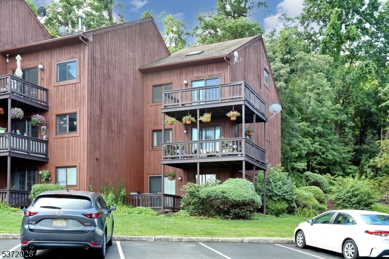 Property Photo: 6 Brandywine Ct 8 NJ 07462