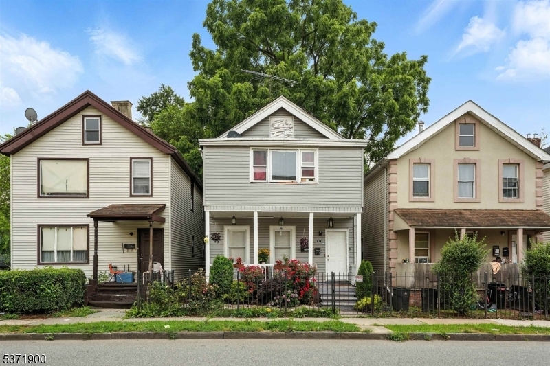 Property Photo:  89 Hamilton St  NJ 07017 