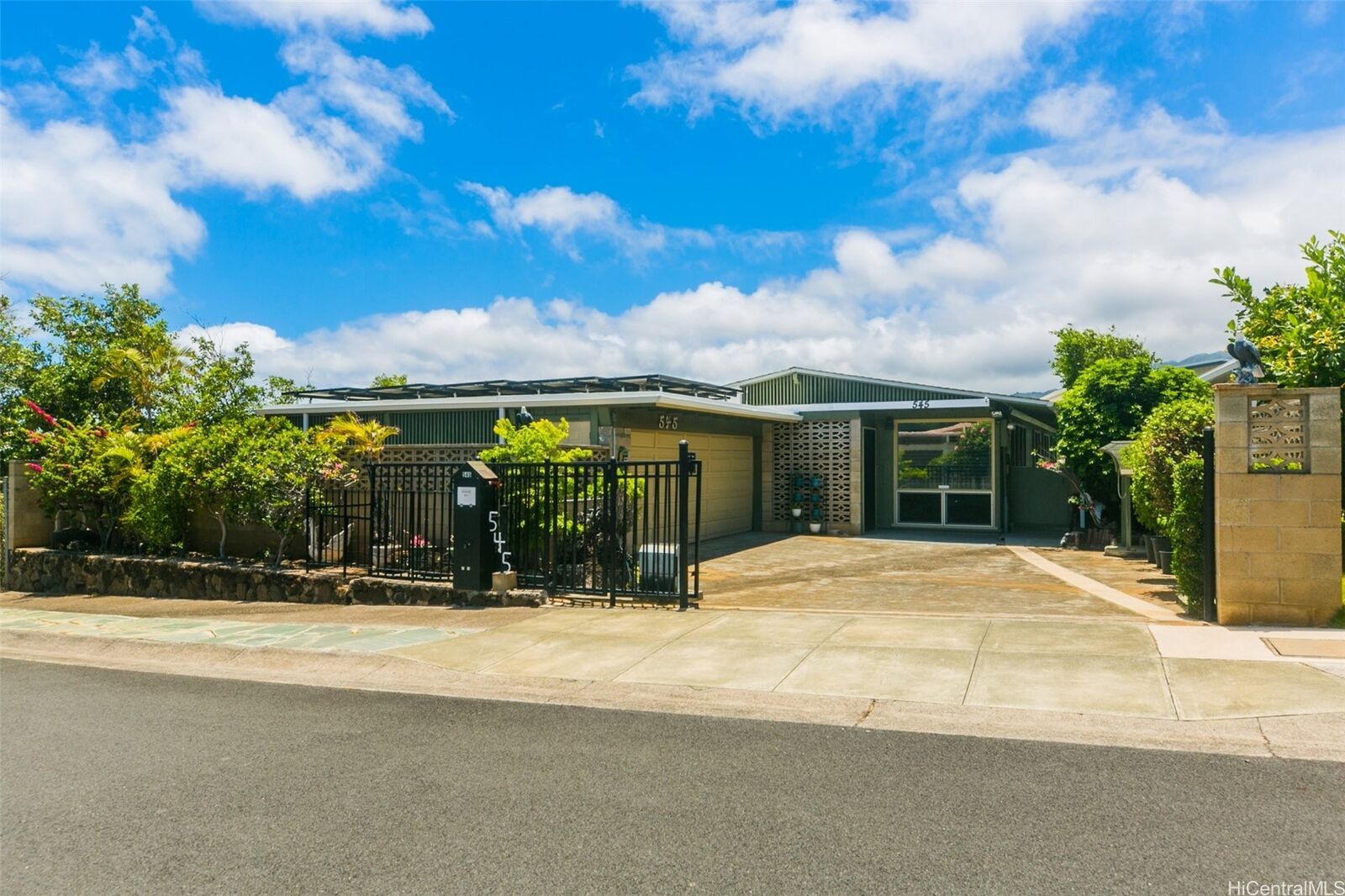 Property Photo: 545 Kekupua Street HI 96825