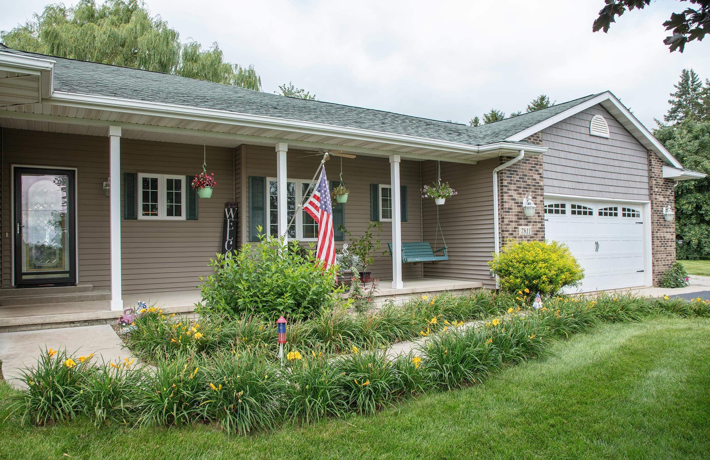 Property Photo: 7811 Moline Road IA 50703