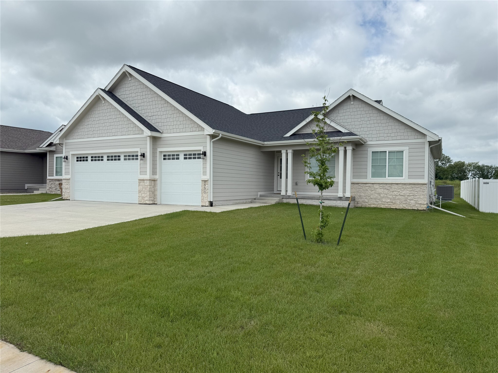 Property Photo: 2335 SE 5th Street IA 50265