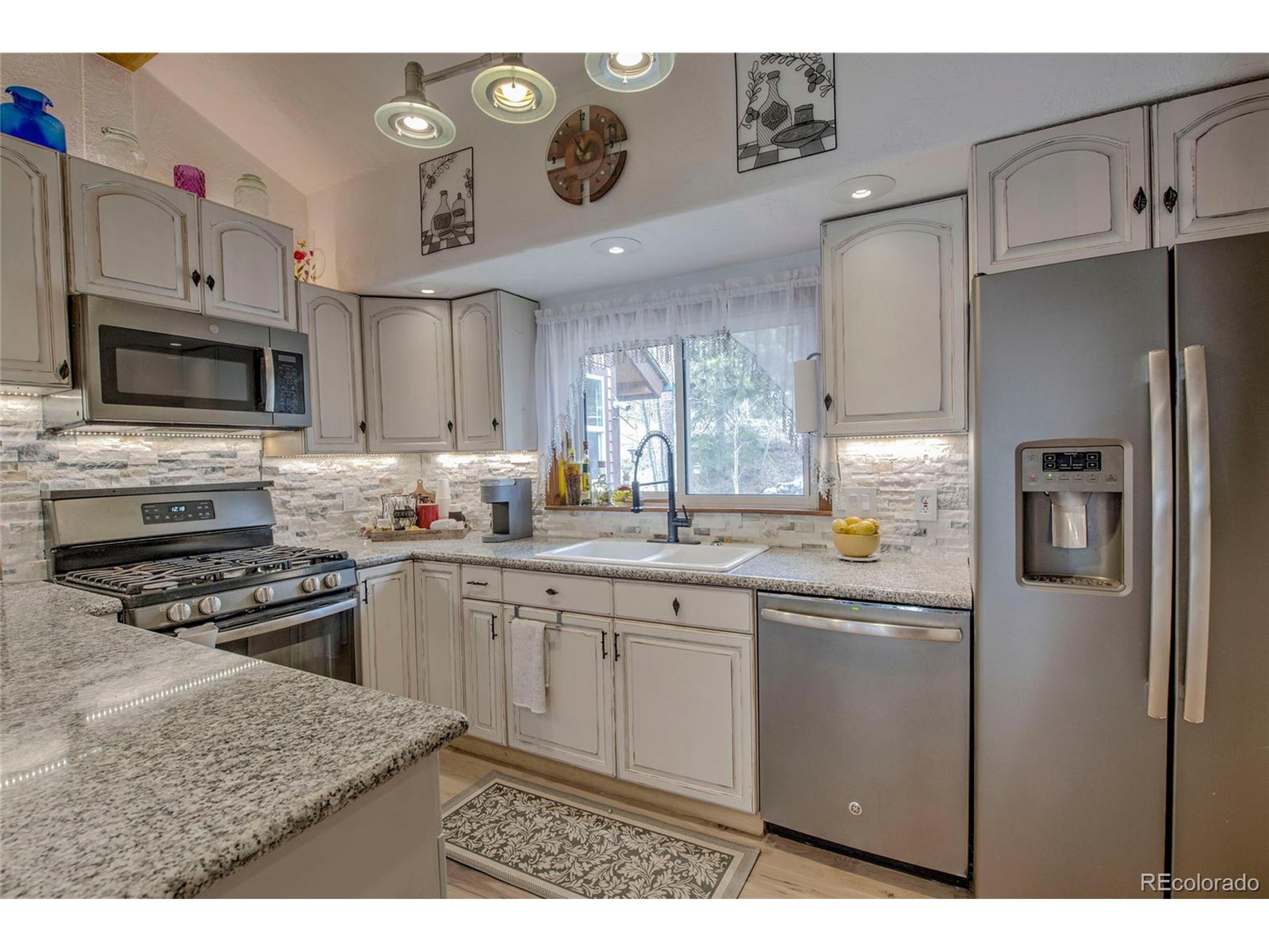 Property Photo: 14 Rock Springs Rd CO 80424