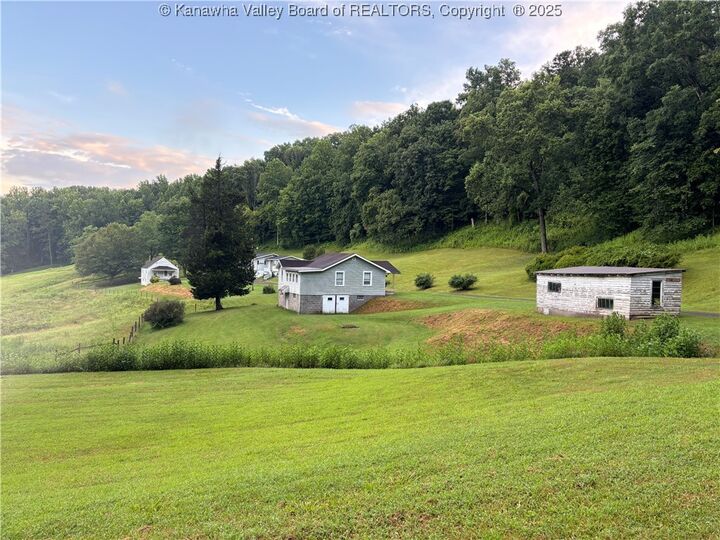 609 Rockcrest Drive  South Charleston WV 25309 photo