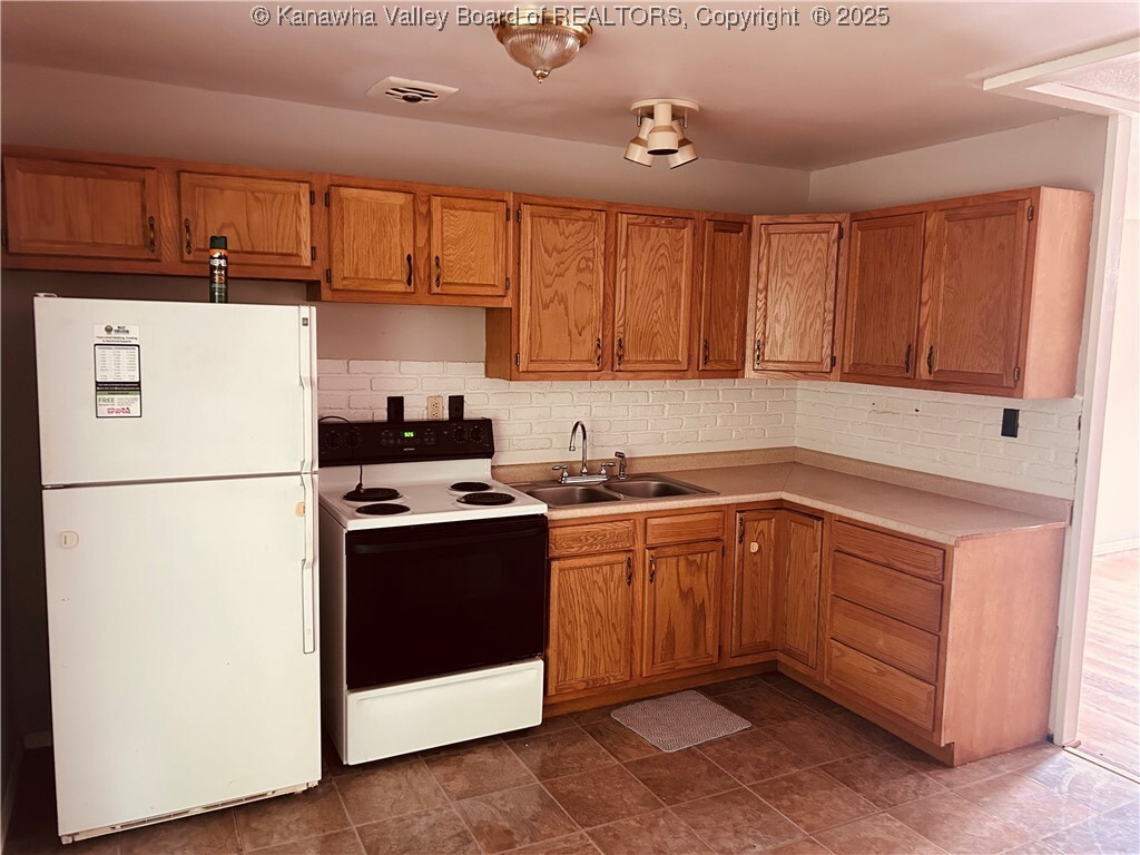 Property Photo: 105 Sunny Brook Drive WV 25177