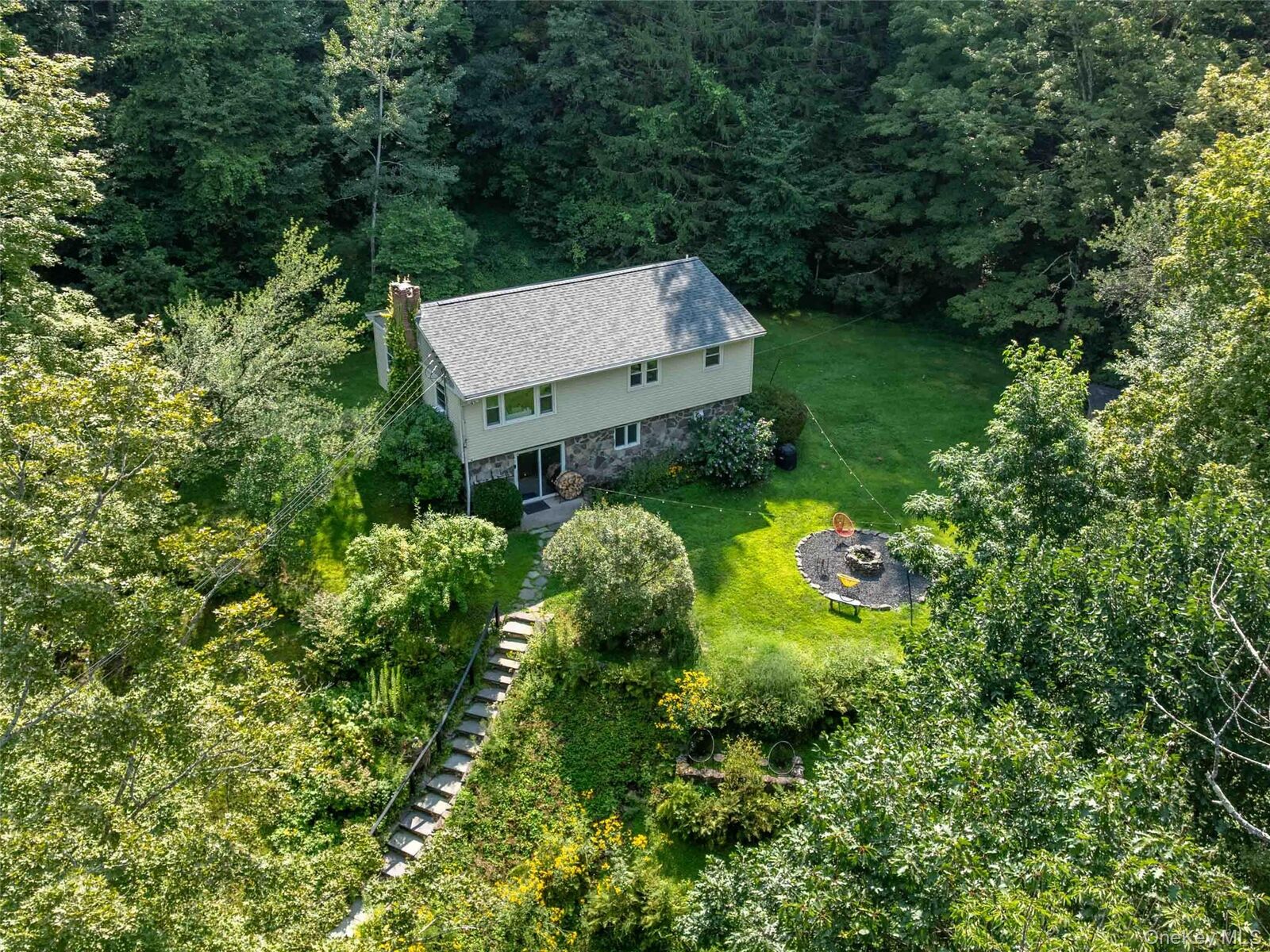 Property Photo:  10 Norman Road  NY 12480 
