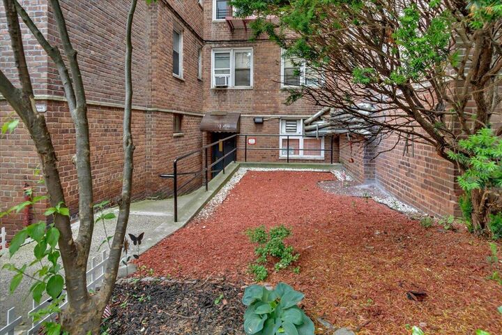 Property Photo: 4265 Webster Avenue 7D NY 10470