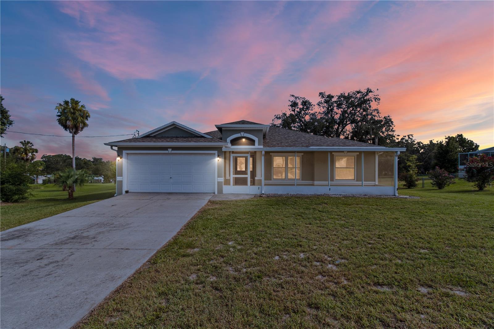 Property Photo: 5921 W Meadowpark Lane FL 34428