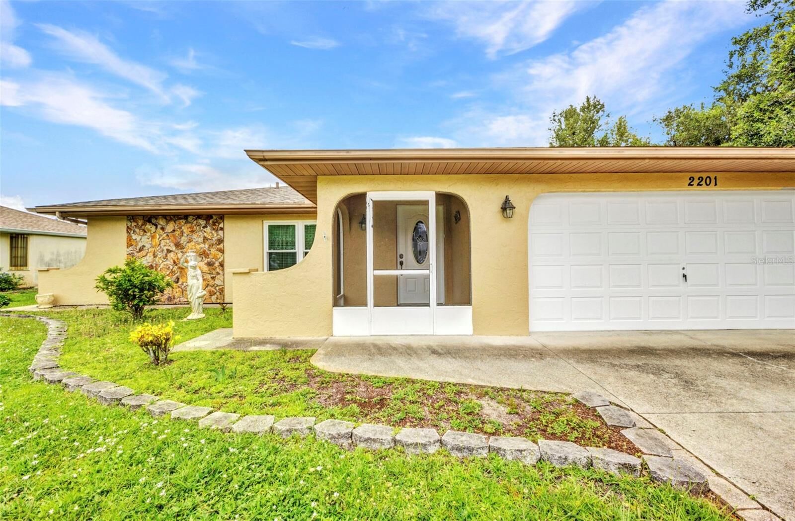 Property Photo:  2201 Hyatt Drive  FL 33948 