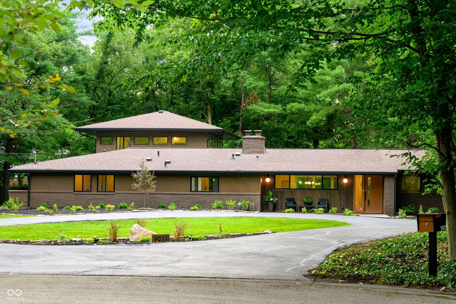 Property Photo: 9011 Dunsmuir Drive IN 46260