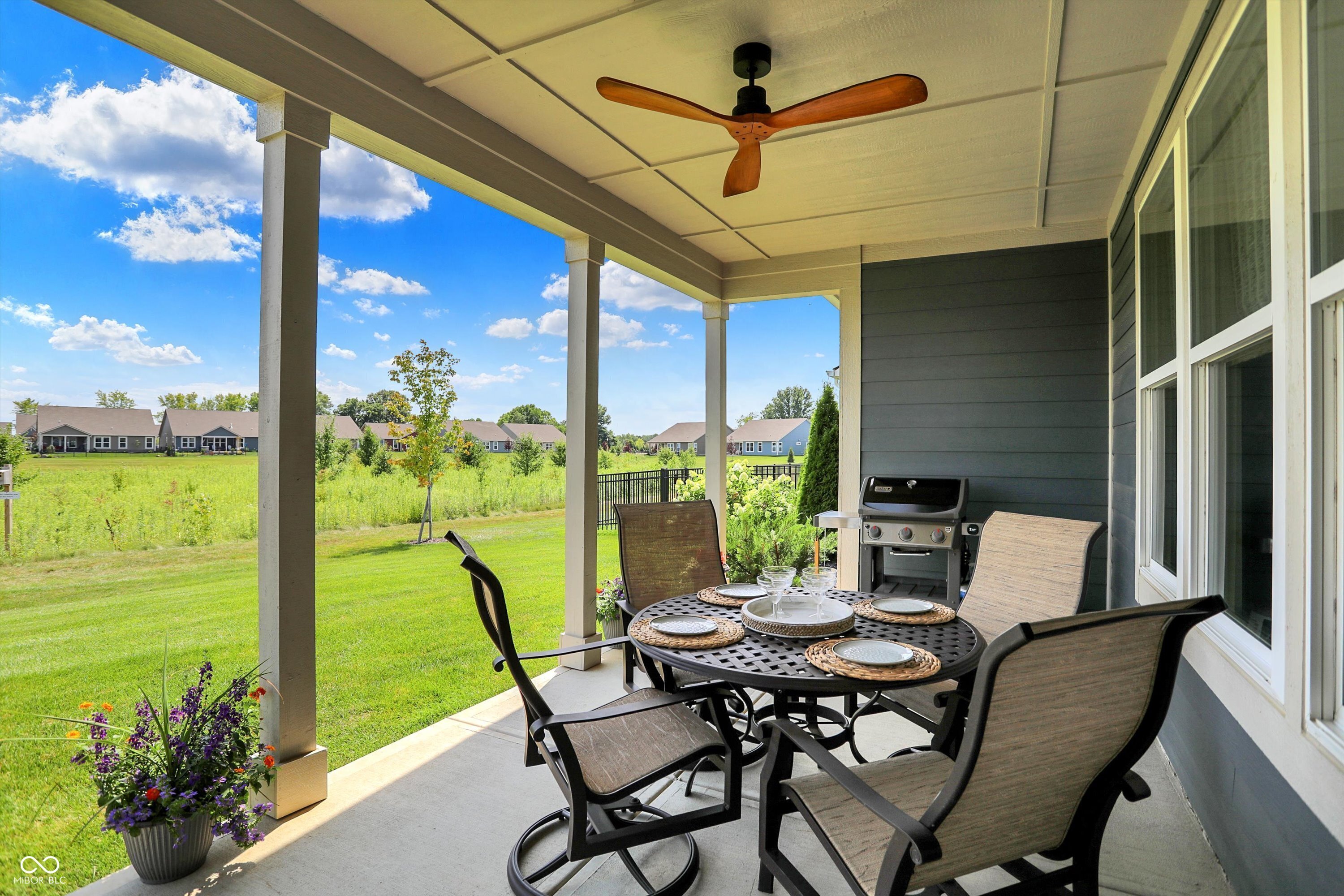 Property Photo: 5269 Parkhurst Crossing IN 46055