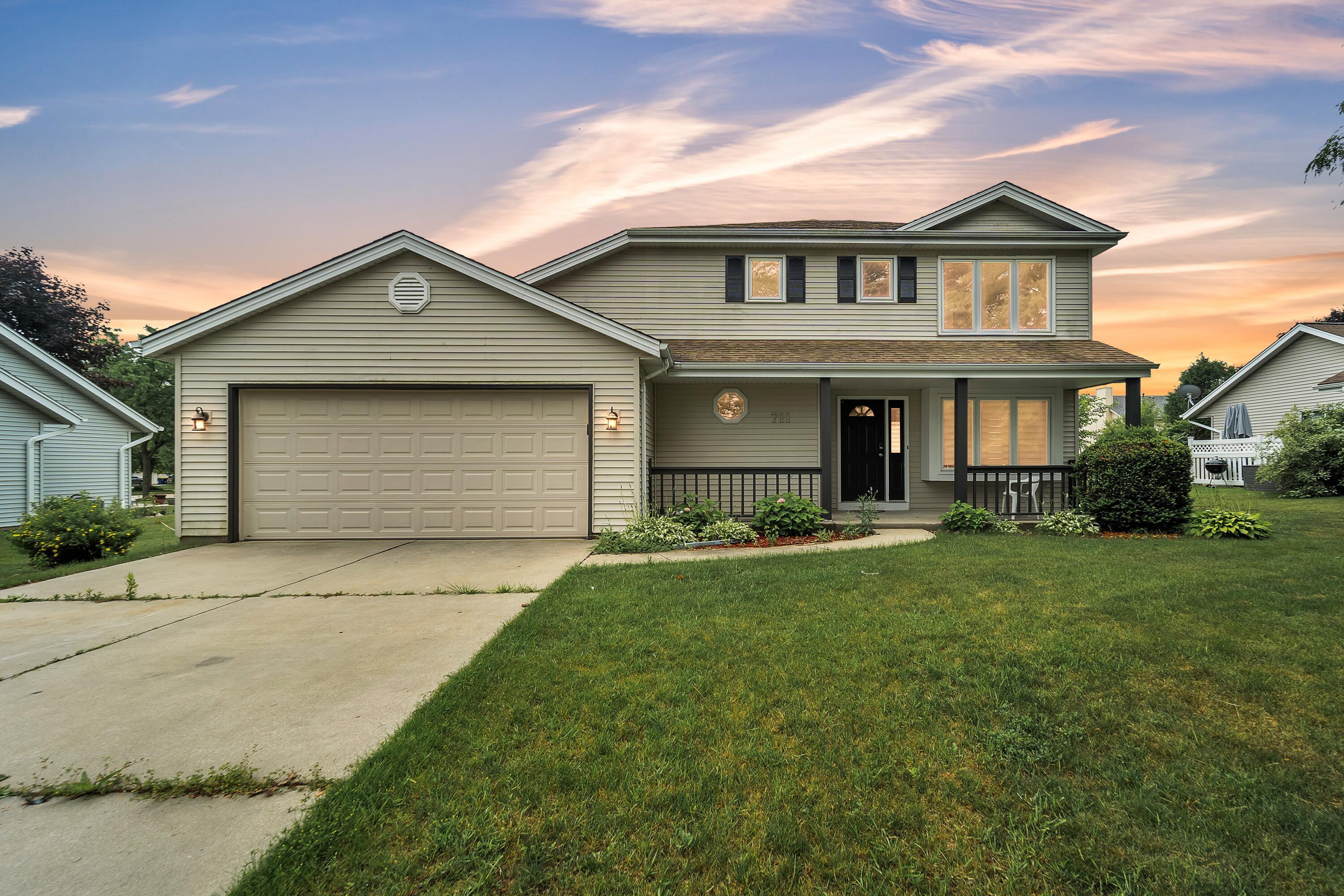 711 E Mary Ln  Oak Creek WI 53154 photo