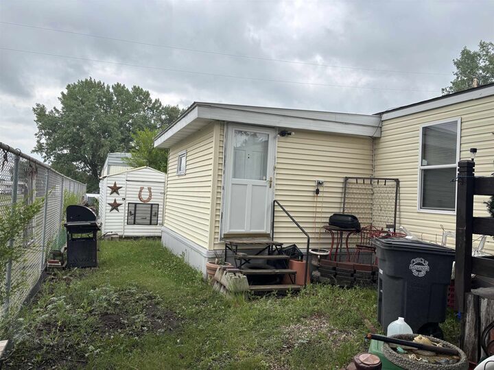 Property Photo: 3100 SE 11th Ave #E-19 ND 58701