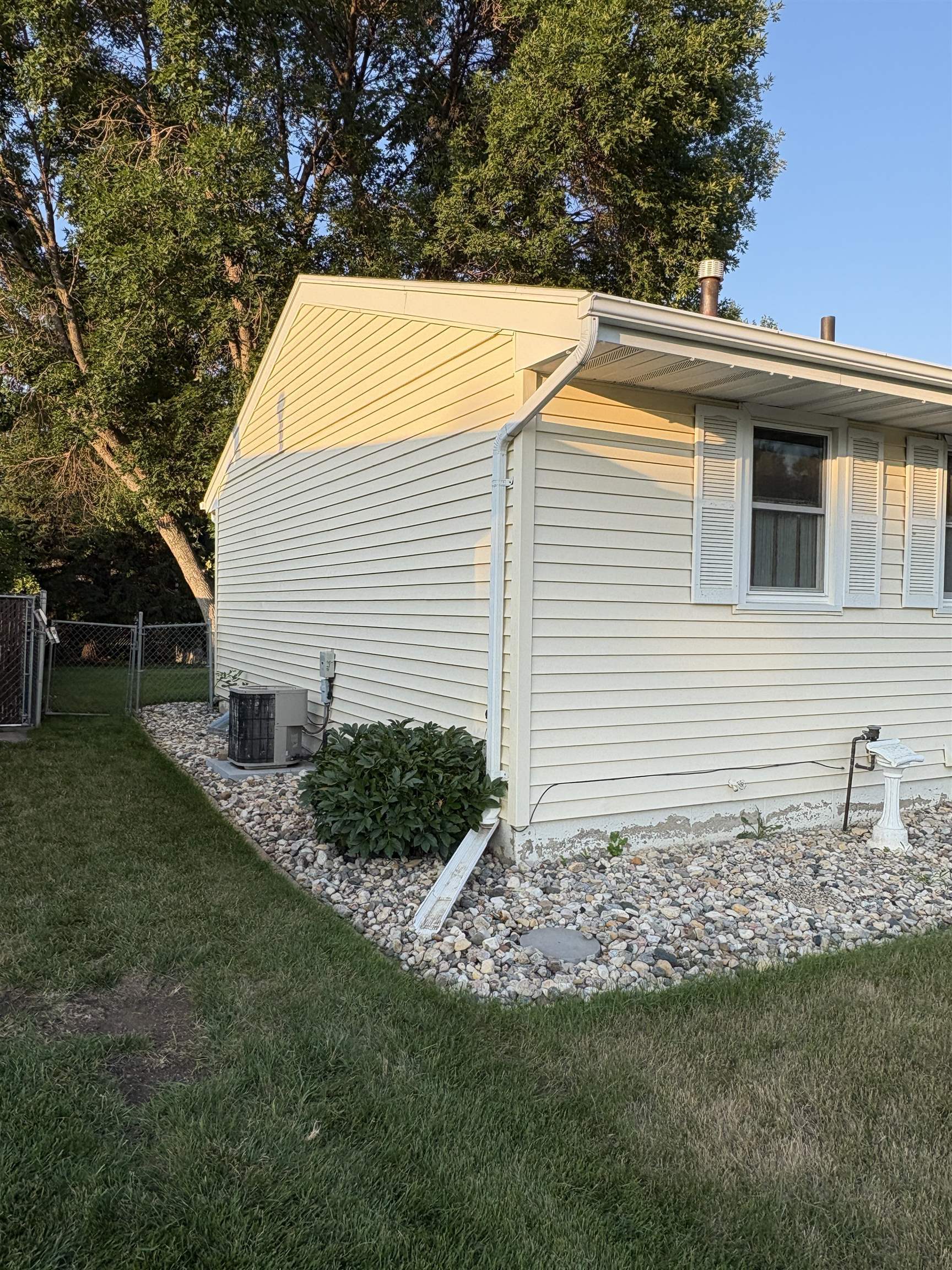 Property Photo:  1316 Sunset Boulevard  ND 58703-0000 