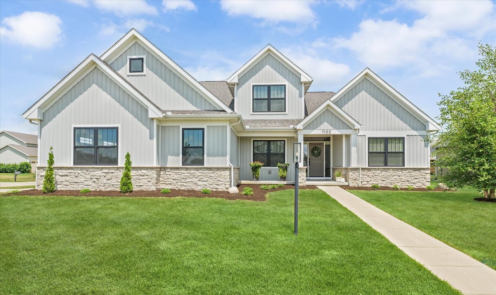 Property Photo: 1102 Morningside Lane IL 61853