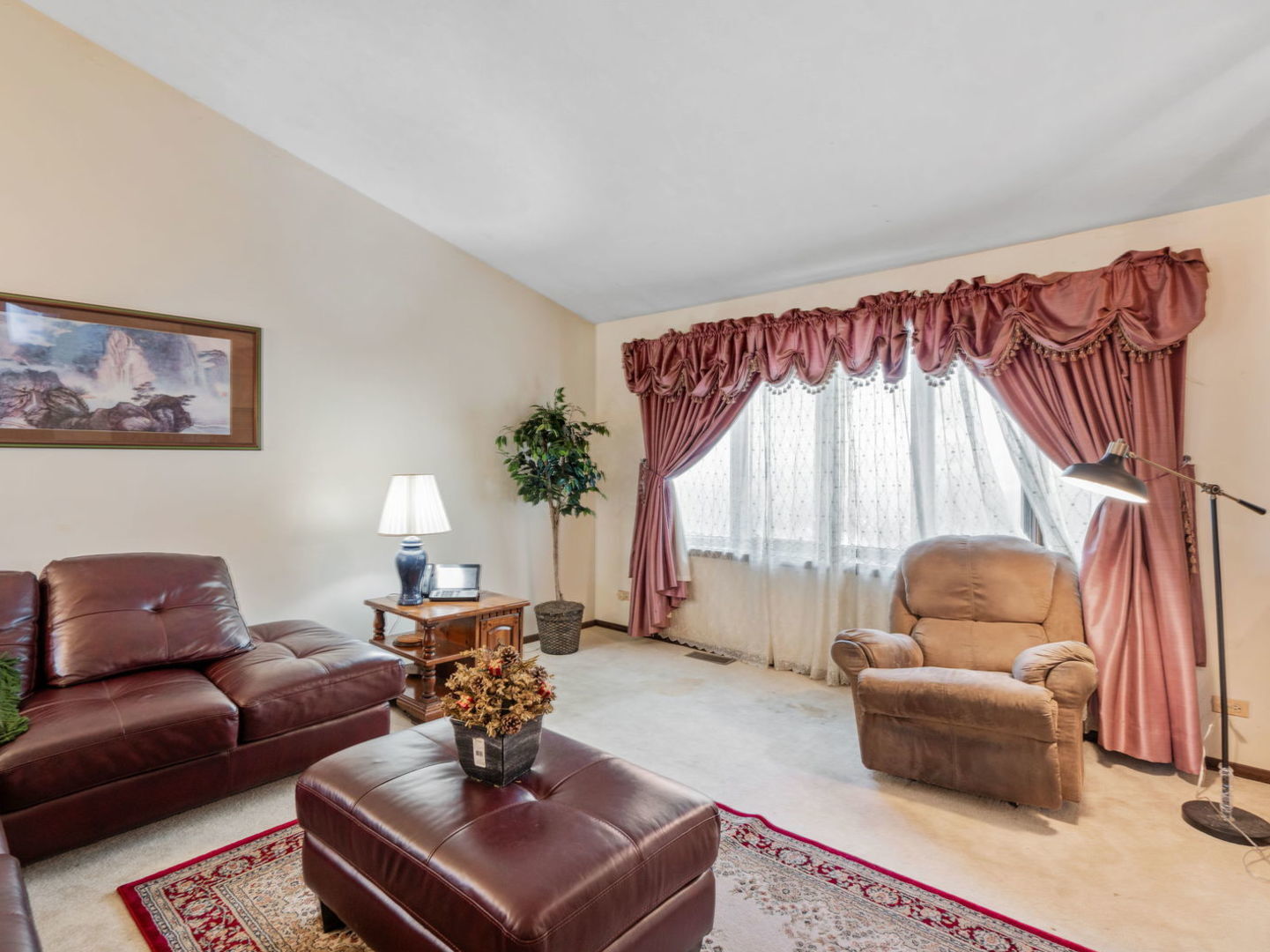 Property Photo: 121 S Staffire Drive IL 60193