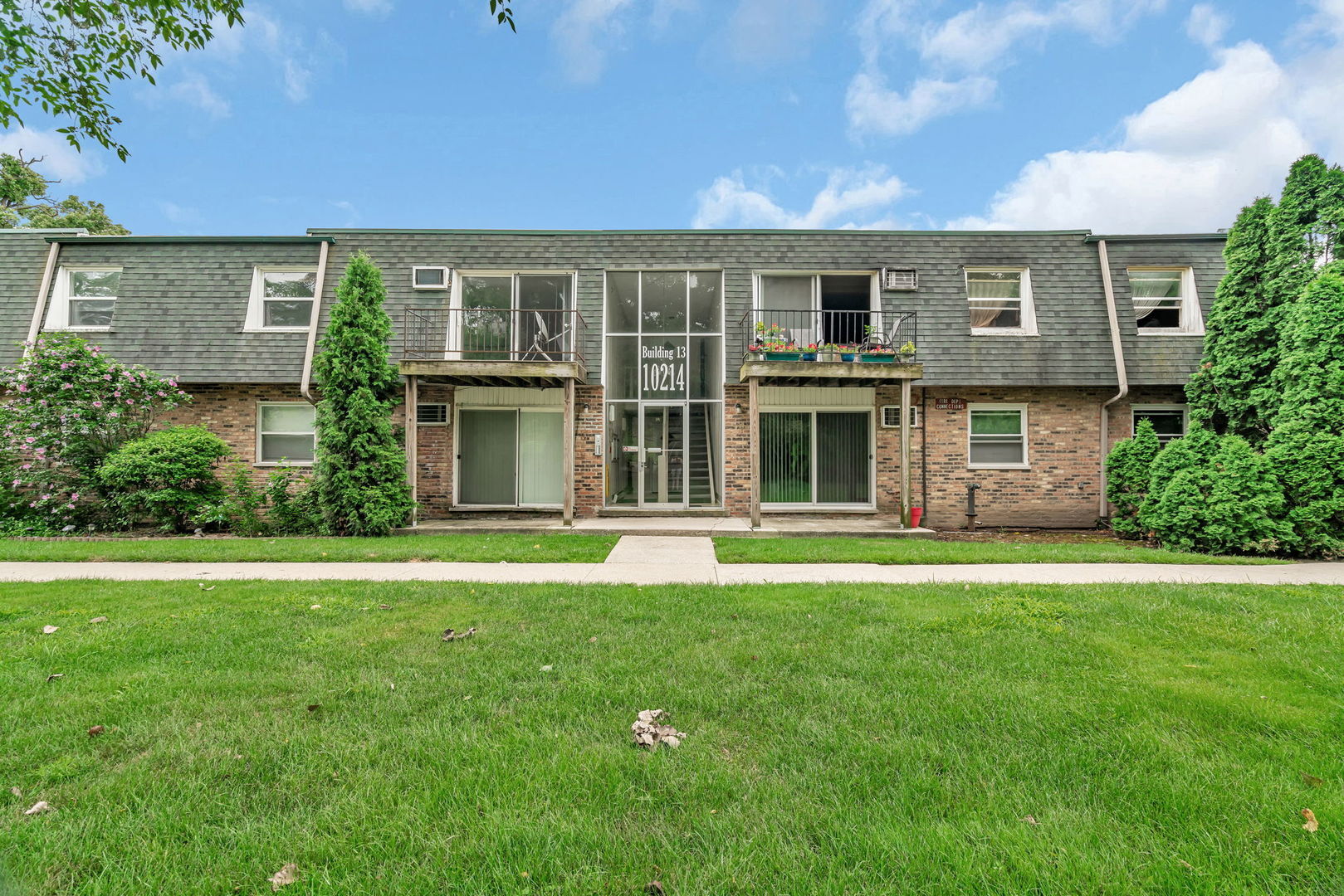 Property Photo: 10214 S 84th Terrace 312 IL 60465