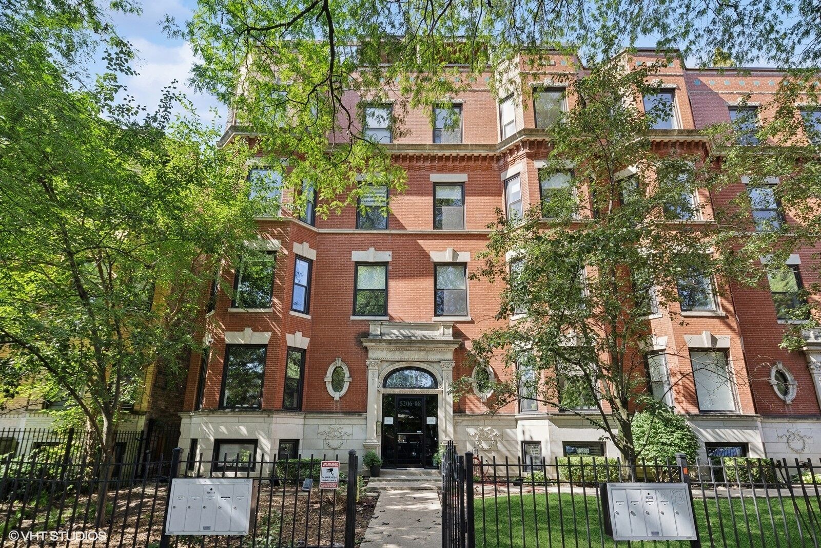 Property Photo:  5208 N Winthrop Avenue 2  IL 60640 