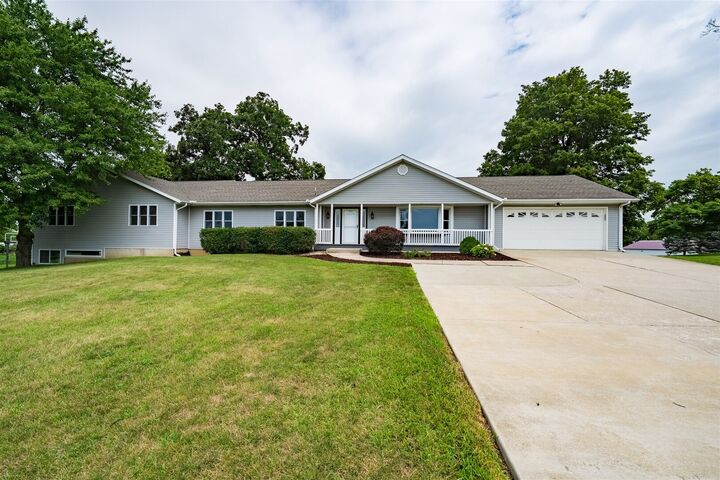 15054 E 2500 North Road  Hudson IL 61748 photo