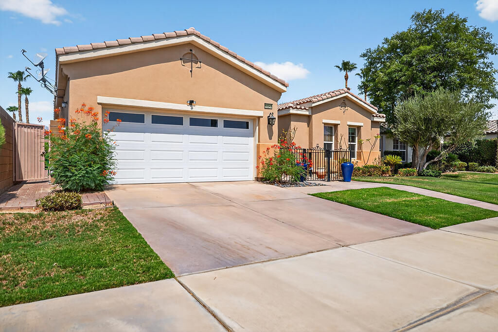 Property Photo:  60543 Desert Shadows Drive  CA 92253 