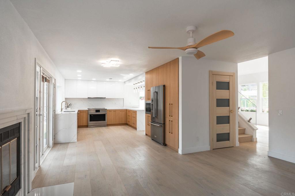 Property Photo:  407 Via Ultimo  CA 92024 